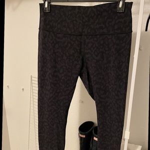 Black Leopard Lululemon Wunder Under Leggings
